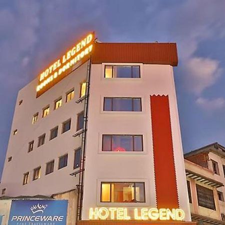 Fabhotel Prime Legend Surat Exteriör bild