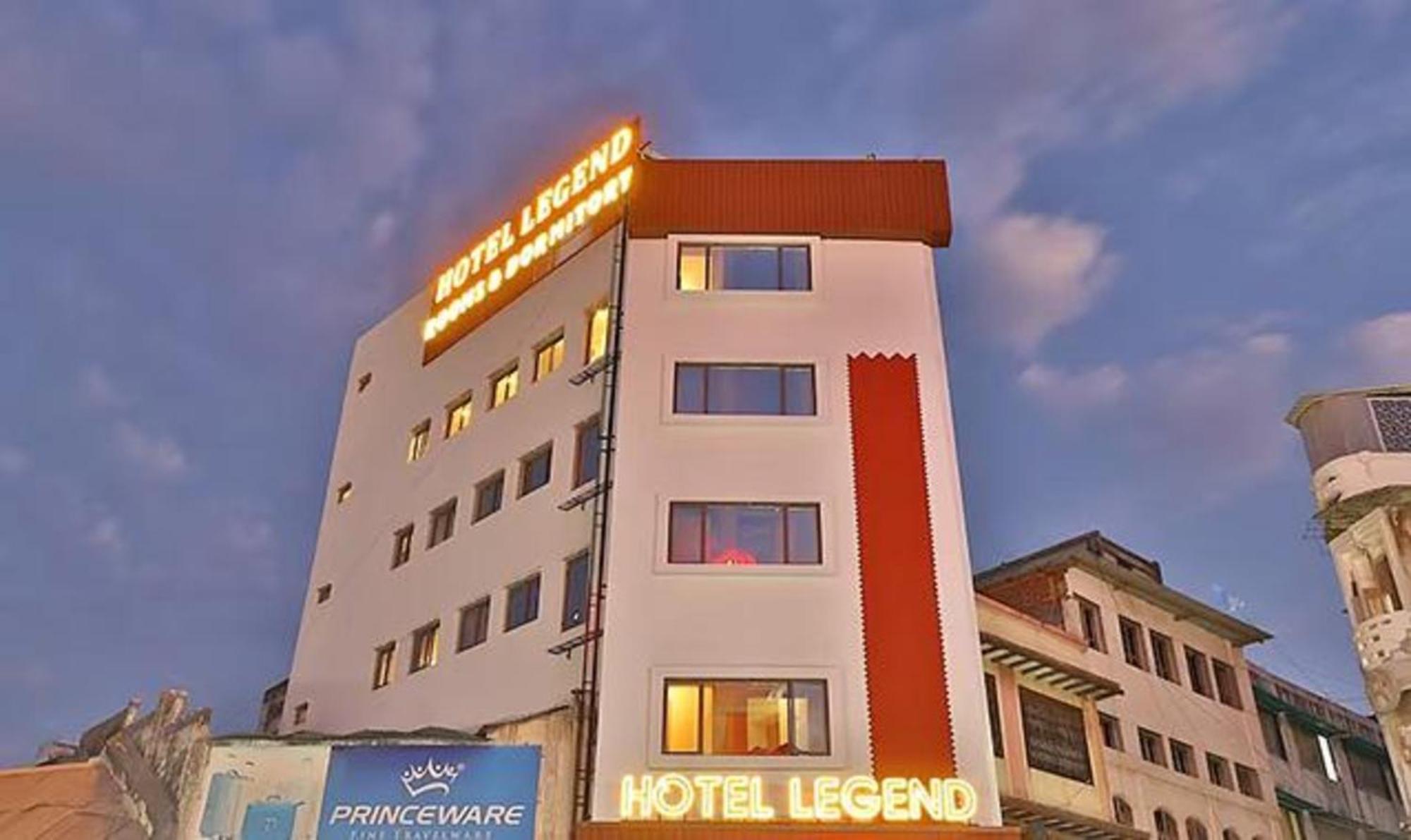 Fabhotel Prime Legend Surat Exteriör bild